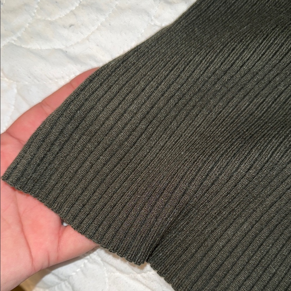 Sleeveless Ribbed Top - Green - Picture 3 of 3